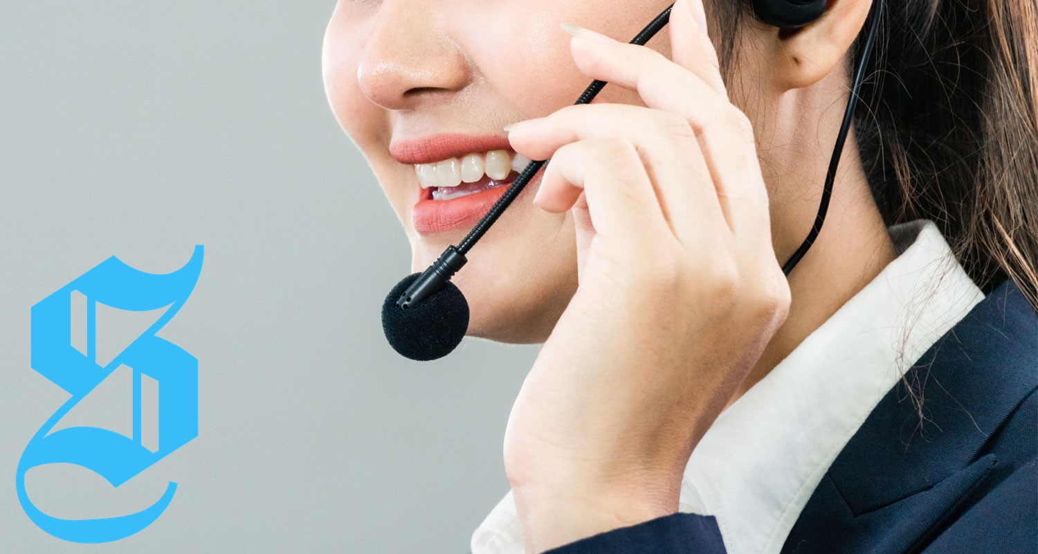 A graphic illustrating CRM integration benefits in customer experience.